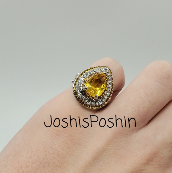 Silver pear shaped canary yellow citrine ring - Picture 2 of 10